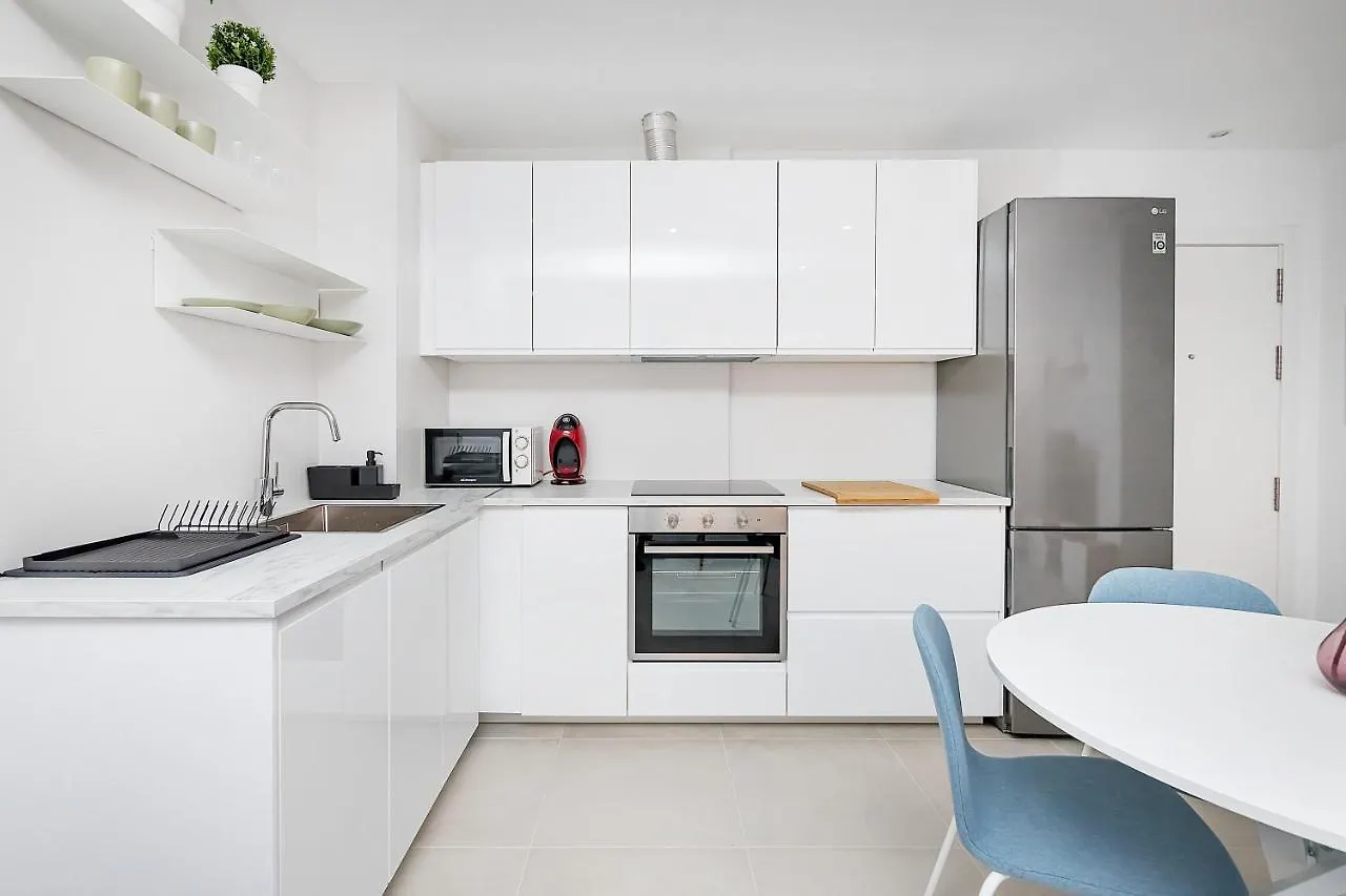 Bhost - Waikiki Apartment Tarifa 0*,  Spain